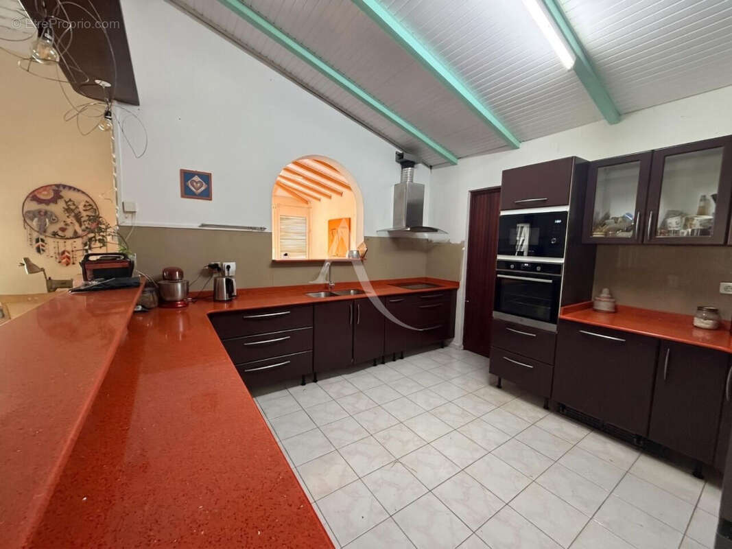 Maison 5 chambres + bungalow sur terrain clos - photo 3
