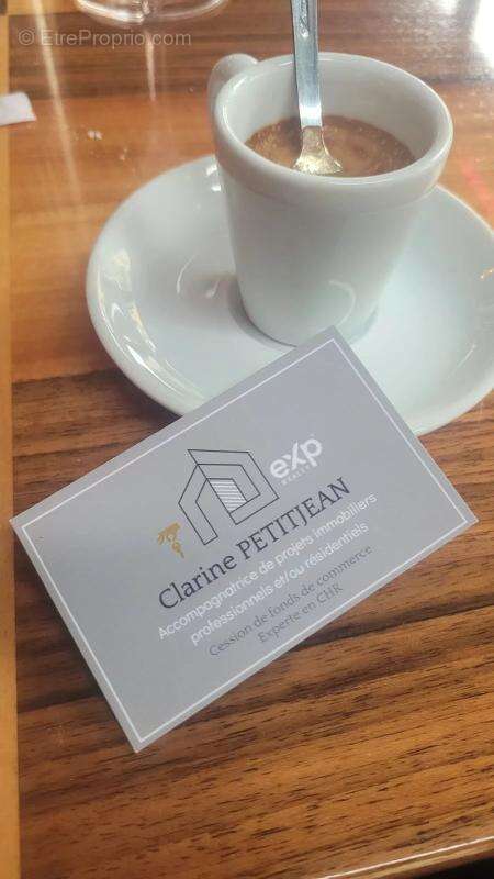 Commerce à VILLENEUVE-LOUBET