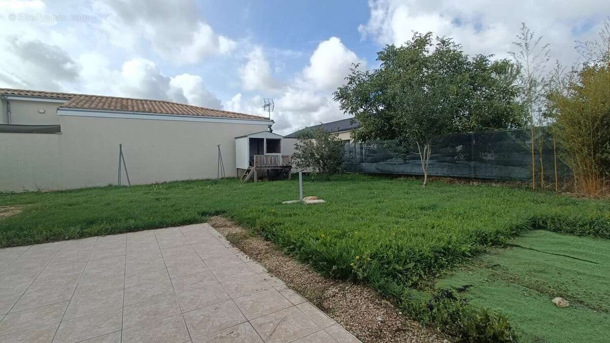 Maison à NEUVILLE-DE-POITOU