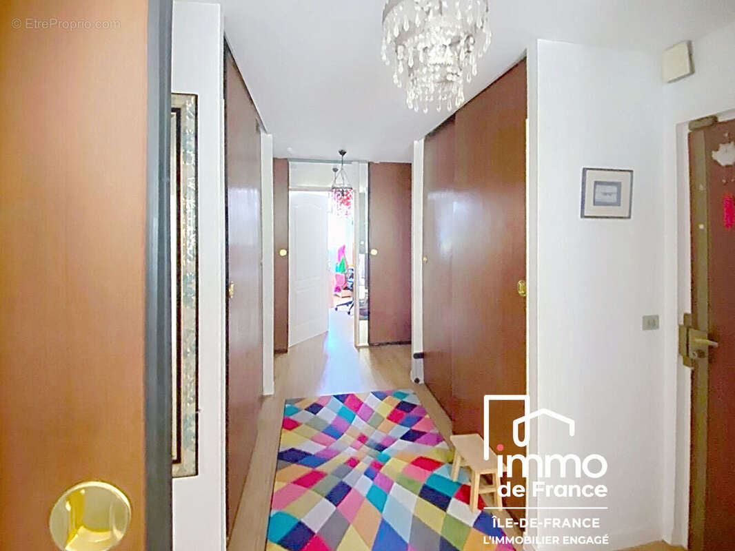 Grand T5 entièrement rénové 4 chambres  Vue parc ?Prix attractif - photo 7