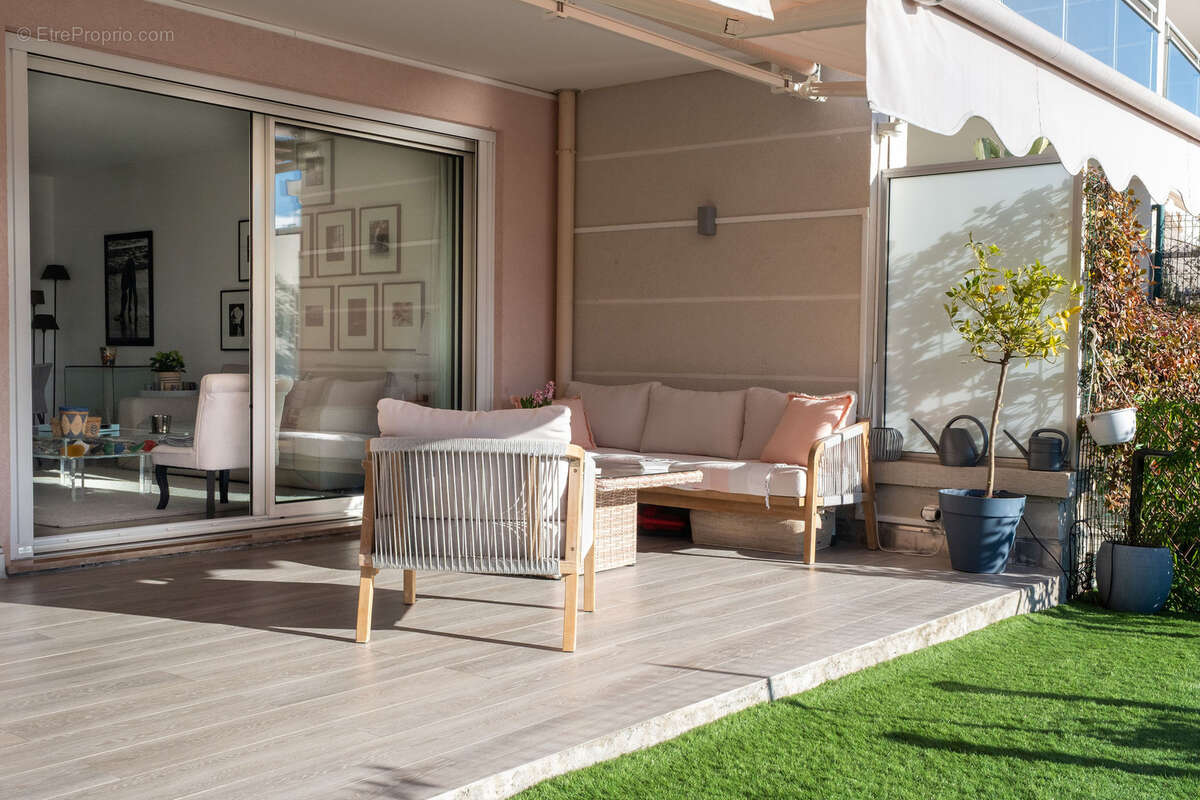 Superbe appartement de 3 pièces entièrement rénové - Proche MONACO - photo 14