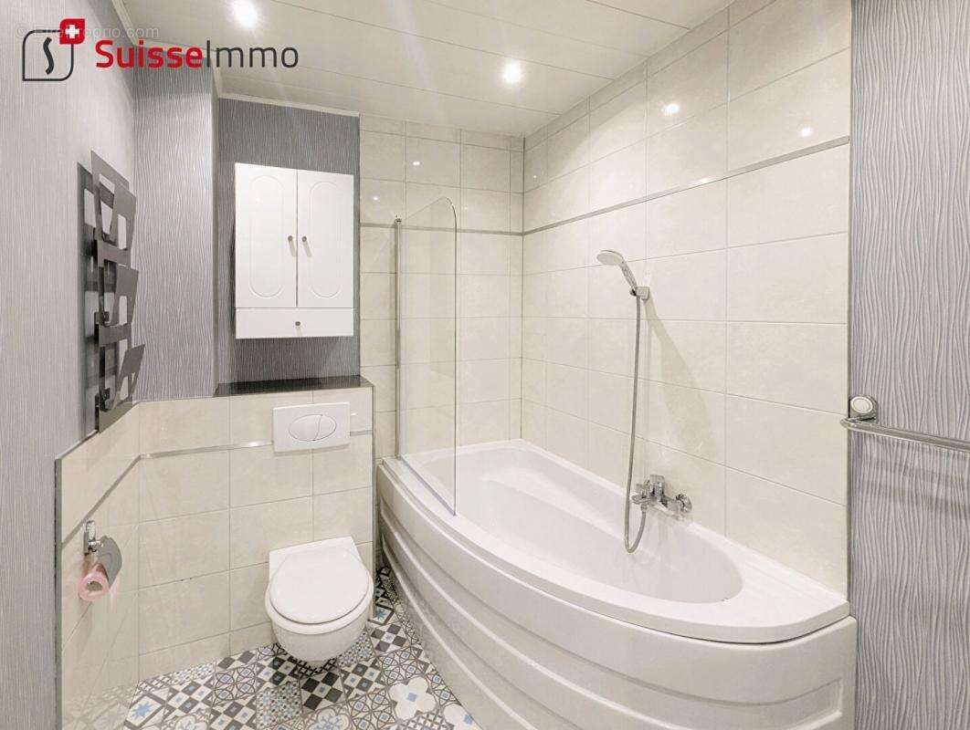 Maison à PONT-DE-ROIDE