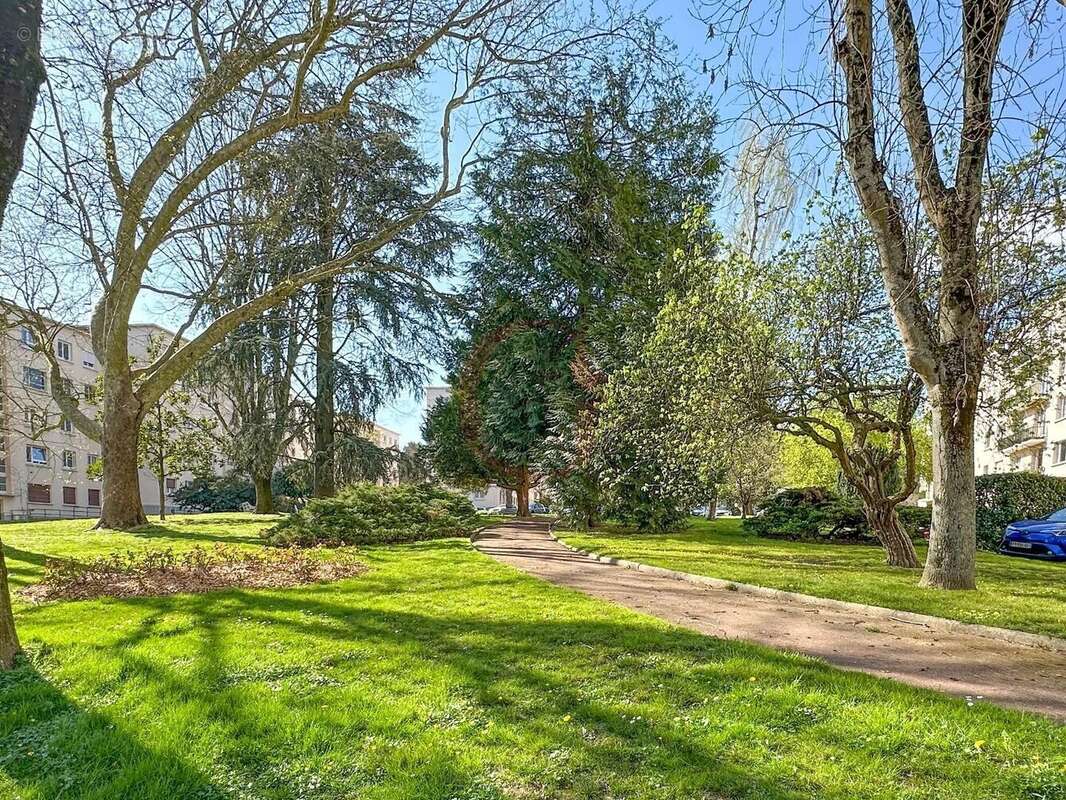 Appartement à BOURG-LA-REINE