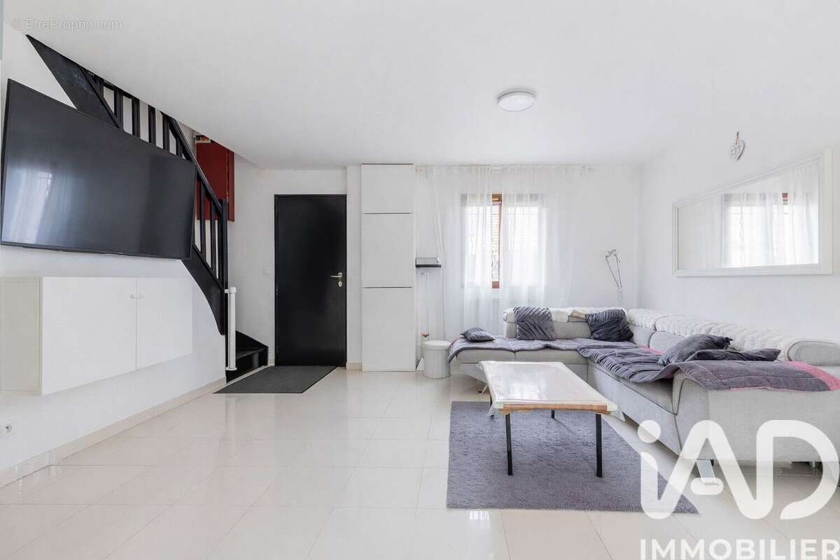 Photo 2 - Maison à SAVIGNY-SUR-ORGE