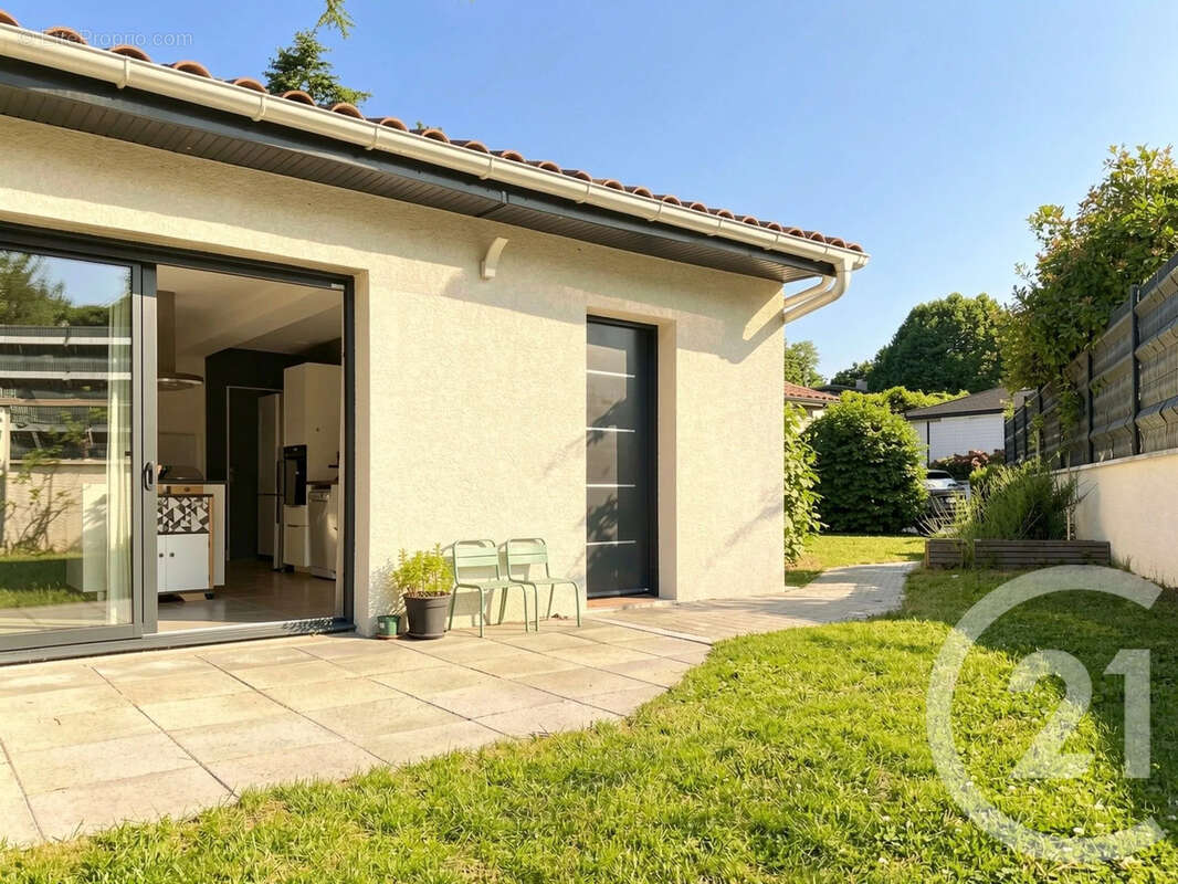 Maison à CHARLY