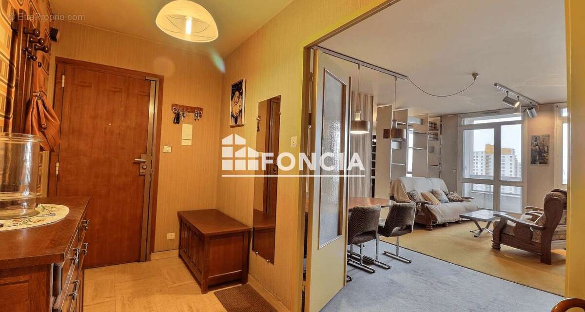 Appartement à SAINT-ETIENNE