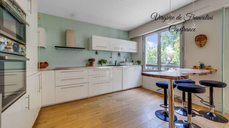 Appartement à PARIS-10E