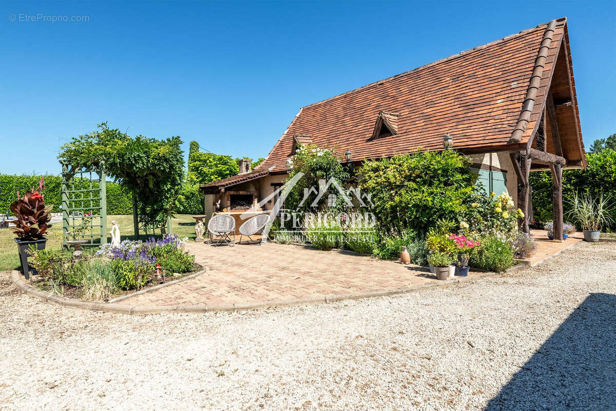 Maison 145 m² à Lalinde  - photo 2