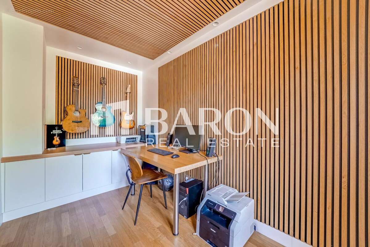 Appartement à NEUILLY-SUR-SEINE