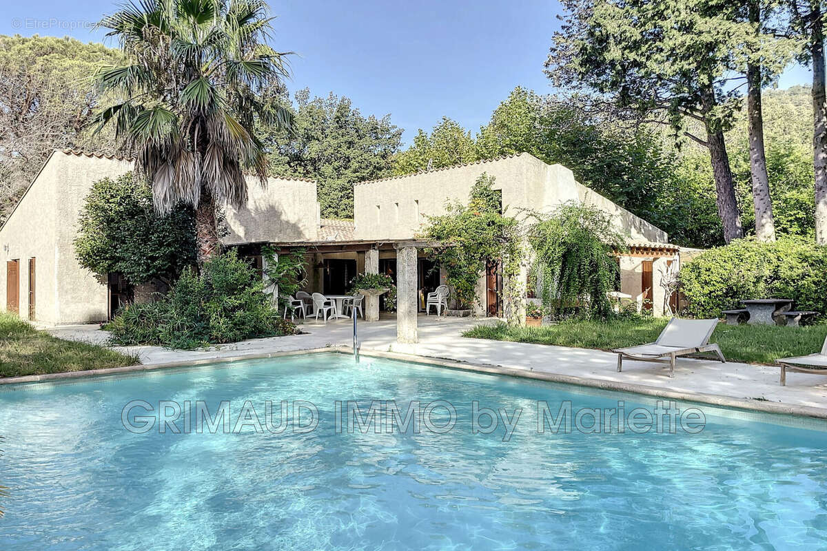 Maison à LA GARDE-FREINET