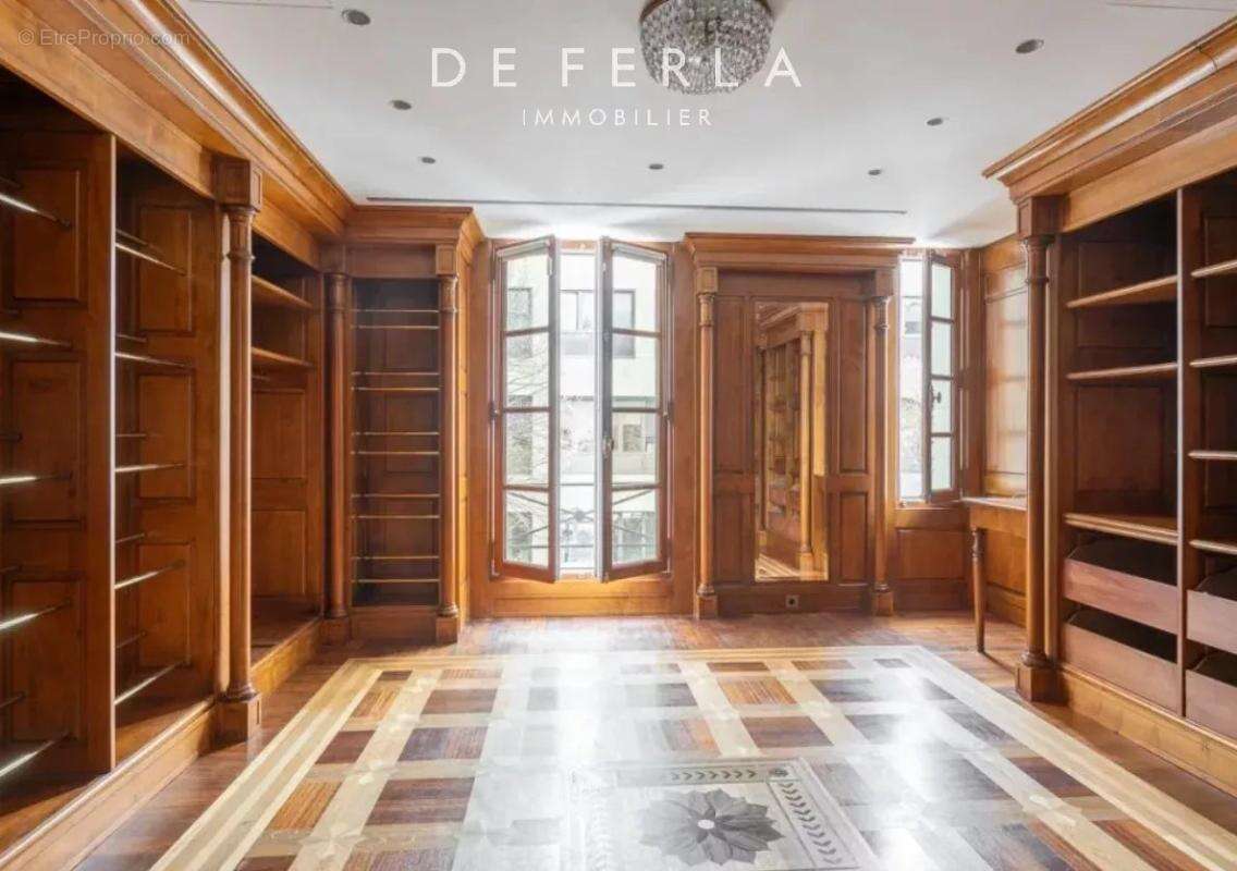 Maison à NEUILLY-SUR-SEINE