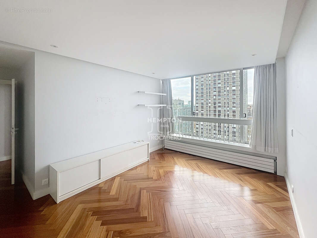 Appartement à PARIS-15E