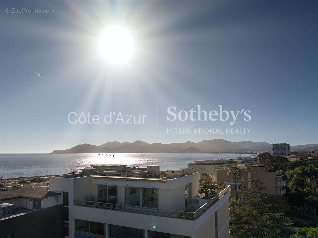 Penthouse duplex 4 pièces à Cannes Plages du Midi avec terrasse et vue mer - photo 2