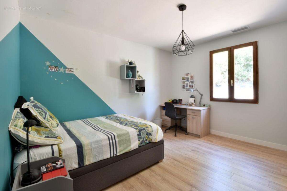 Exclusivité - maison atypique rénovée – 5 chambres – sous-sol complet – environnement privilégié - photo 10