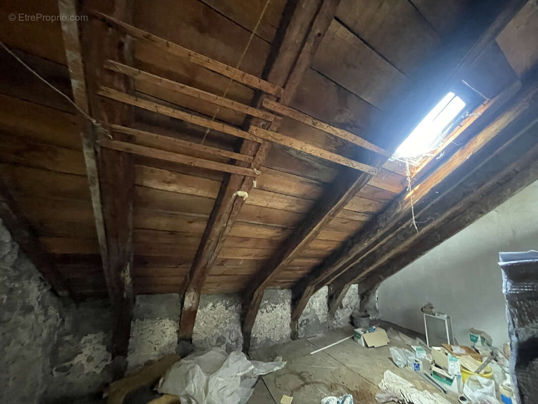 Appartement à ROCHEFORT-MONTAGNE