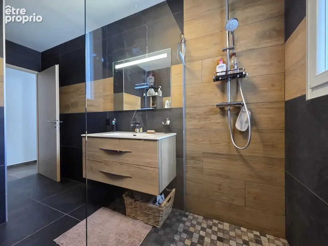 A vendre villa T4 de plain-pied 107 m2 avec piscine et garage - photo 9