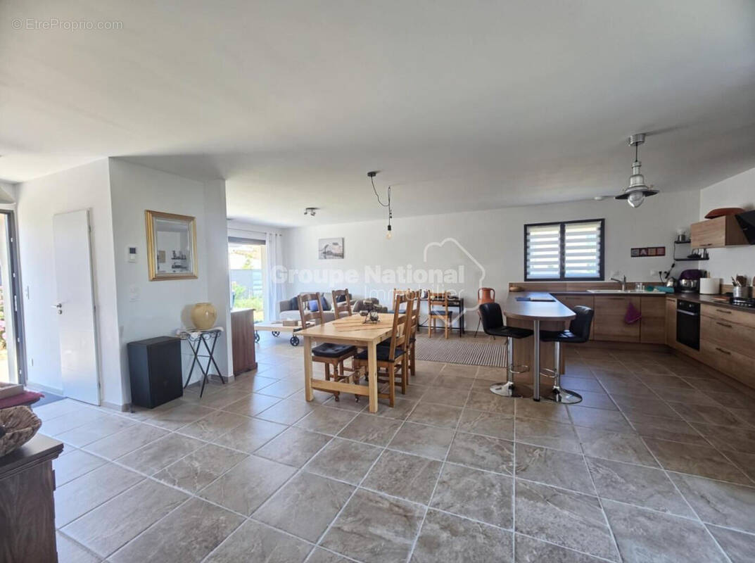 Maison à COMPS