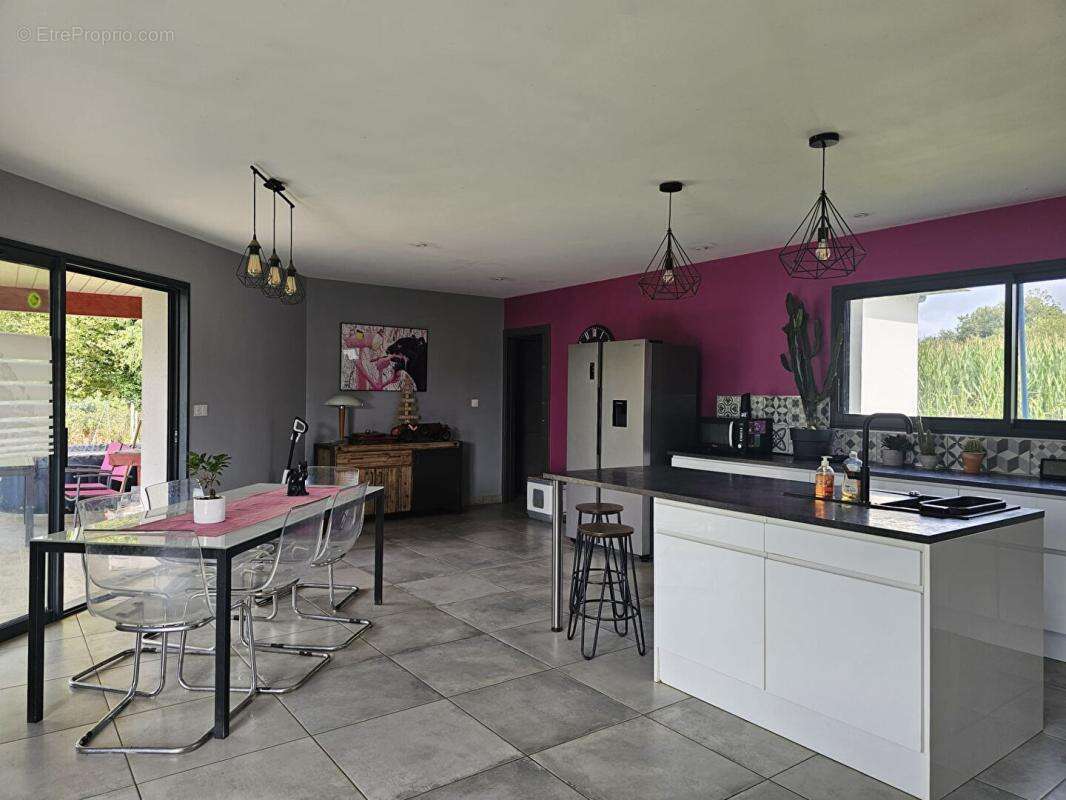 Maison à IDAUX-MENDY