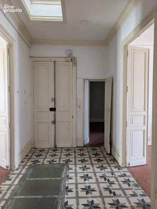 Appartement bourgeois 5 pièces àrénover de 139 m2 centre ville de Sète - photo 9