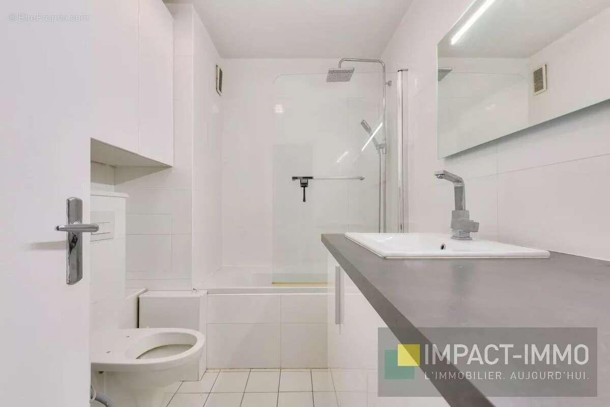 Appartement à COURBEVOIE