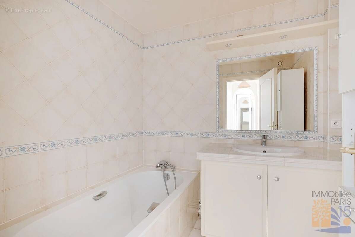 Appartement à PARIS-15E