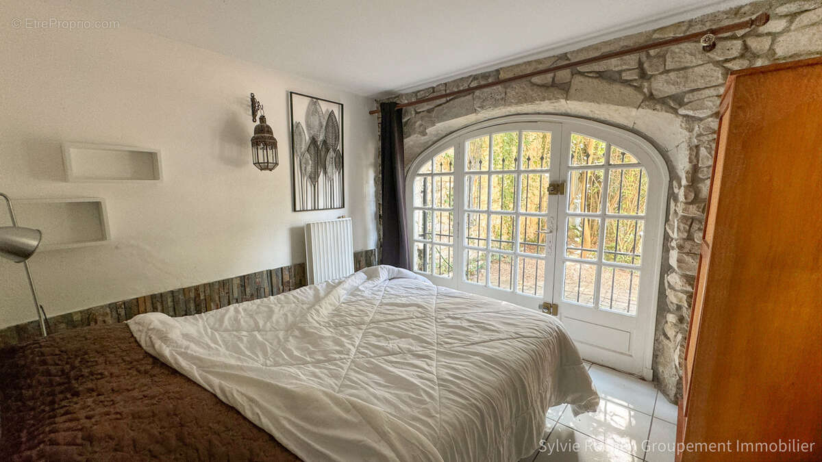 Maison à CADEROUSSE