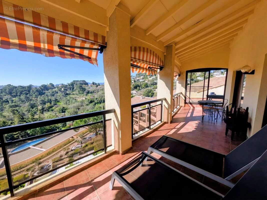 Appartement à MOUGINS