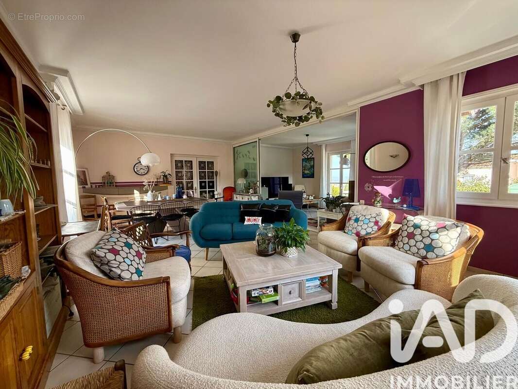 Photo 8 - Maison à ECOTAY-L'OLME