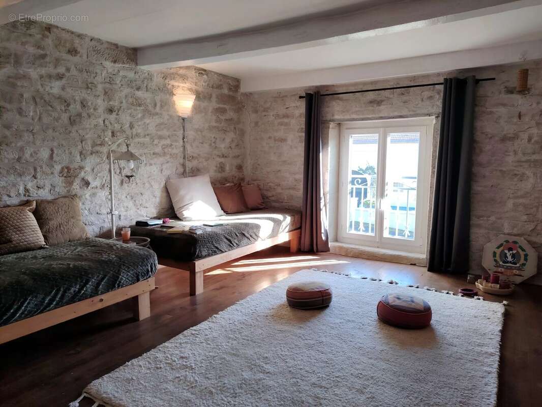 Maison à LA BASSE-VAIVRE