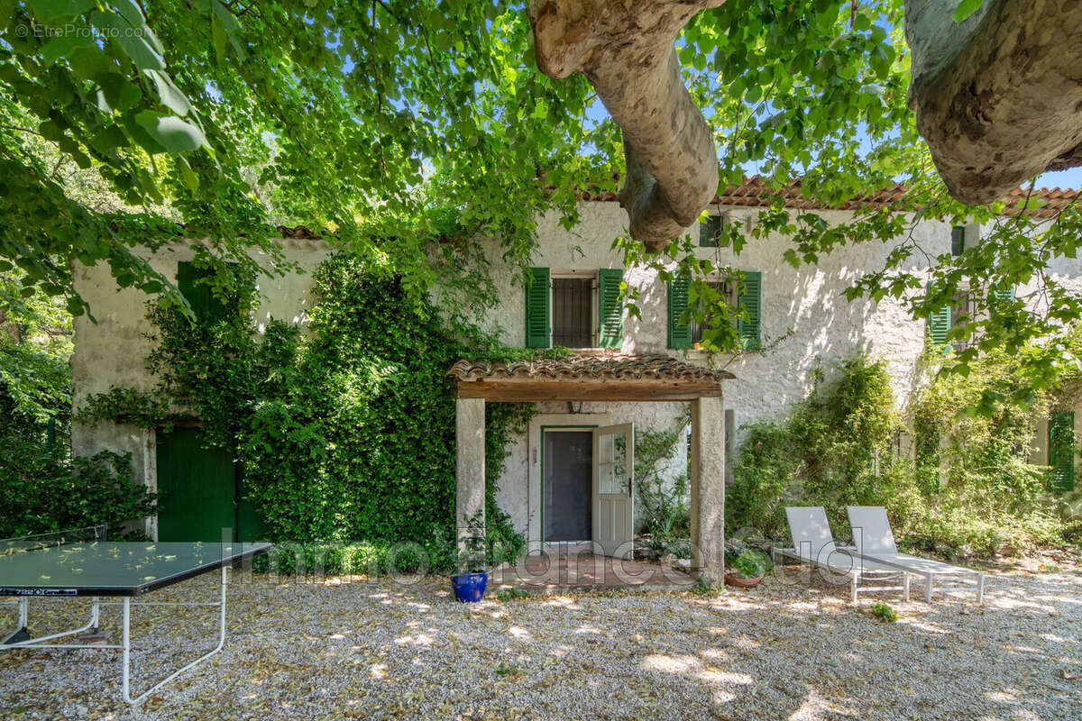 Maison à LA GARDE-FREINET