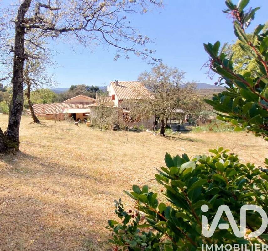 Photo 1 - Maison à TOURVES