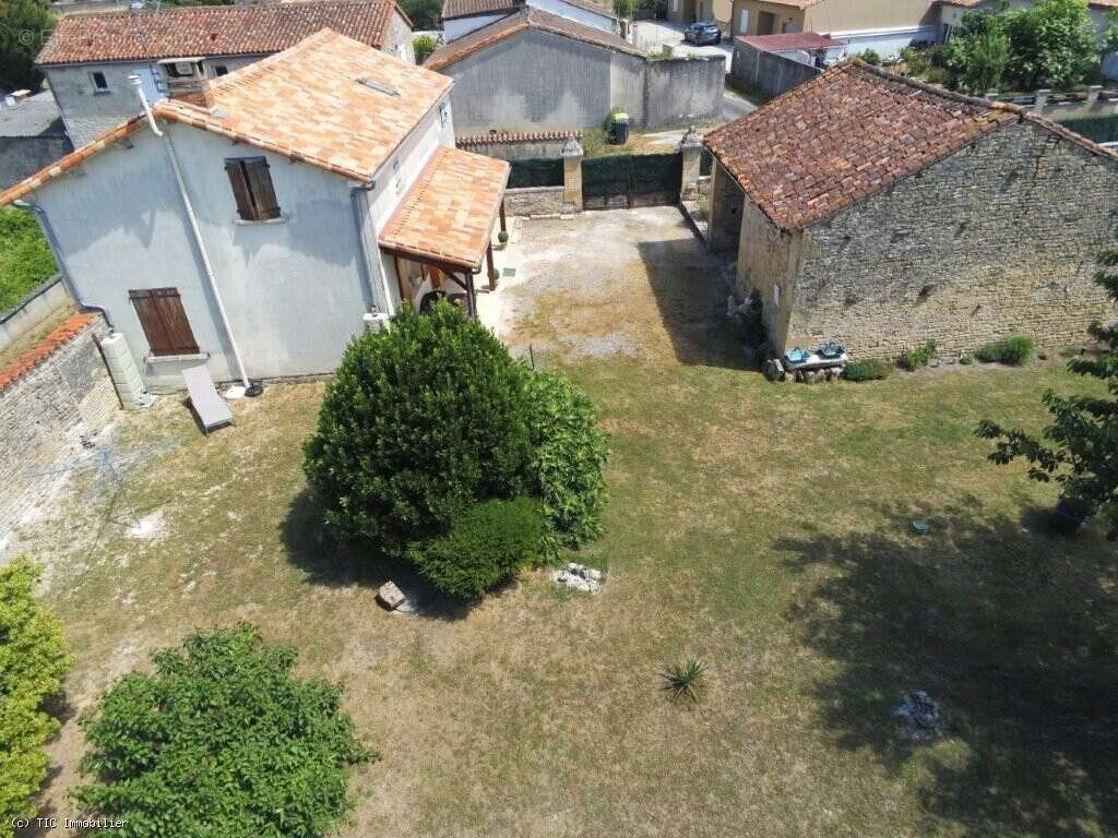 Maison à VILLEFAGNAN