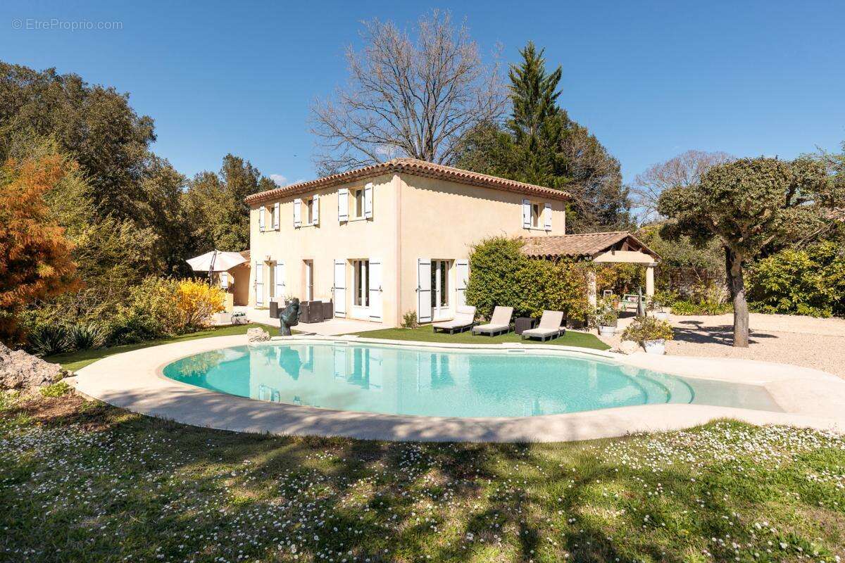 Maison à ROQUEFORT-LES-PINS