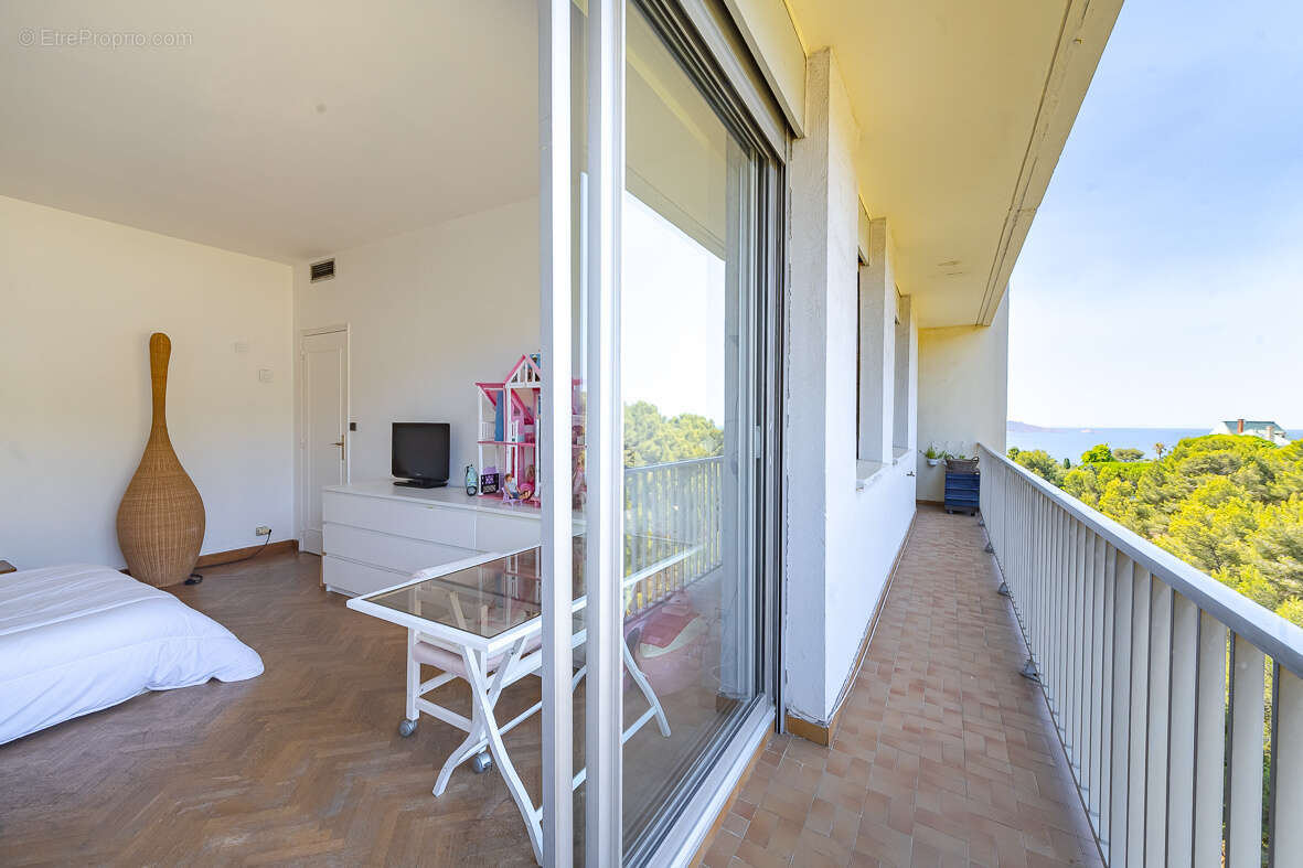 13008 Marseille Bagatelle Appartement dernier étage vue mer. - photo 13