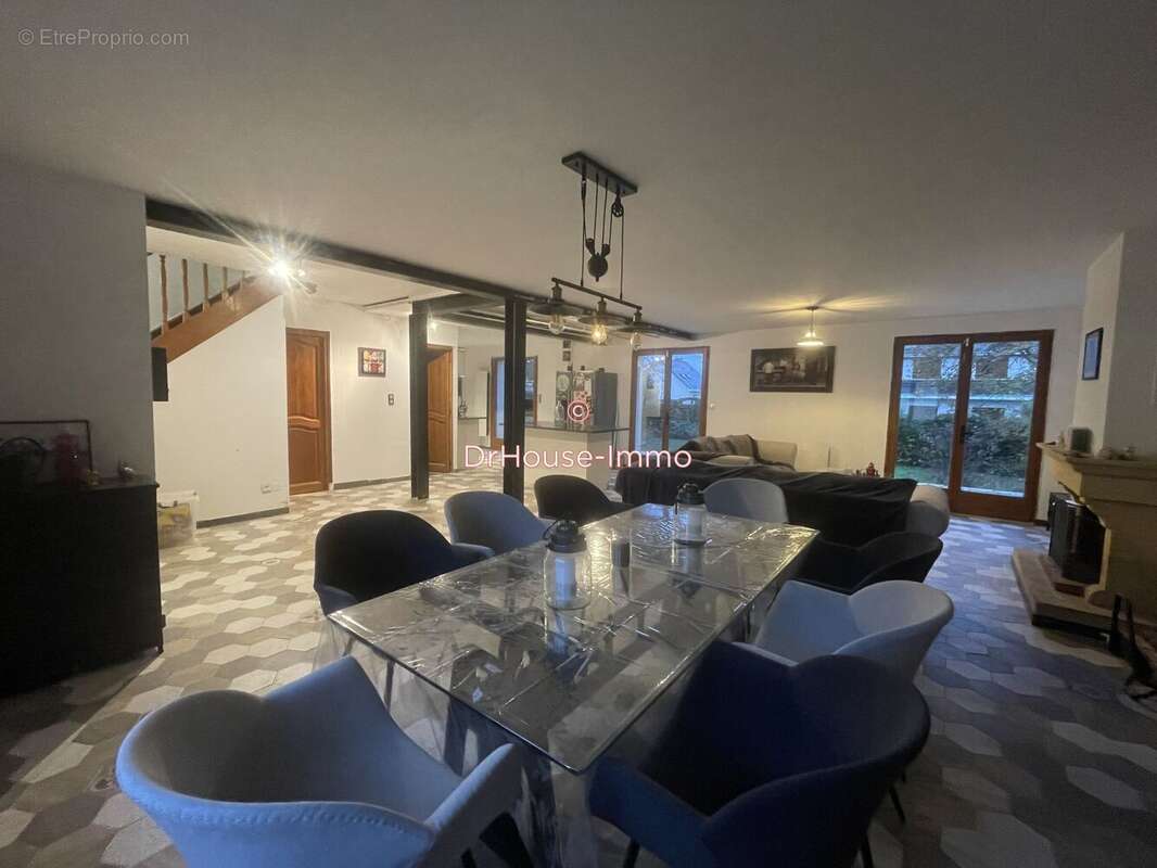 Maison à ROSNY-SUR-SEINE