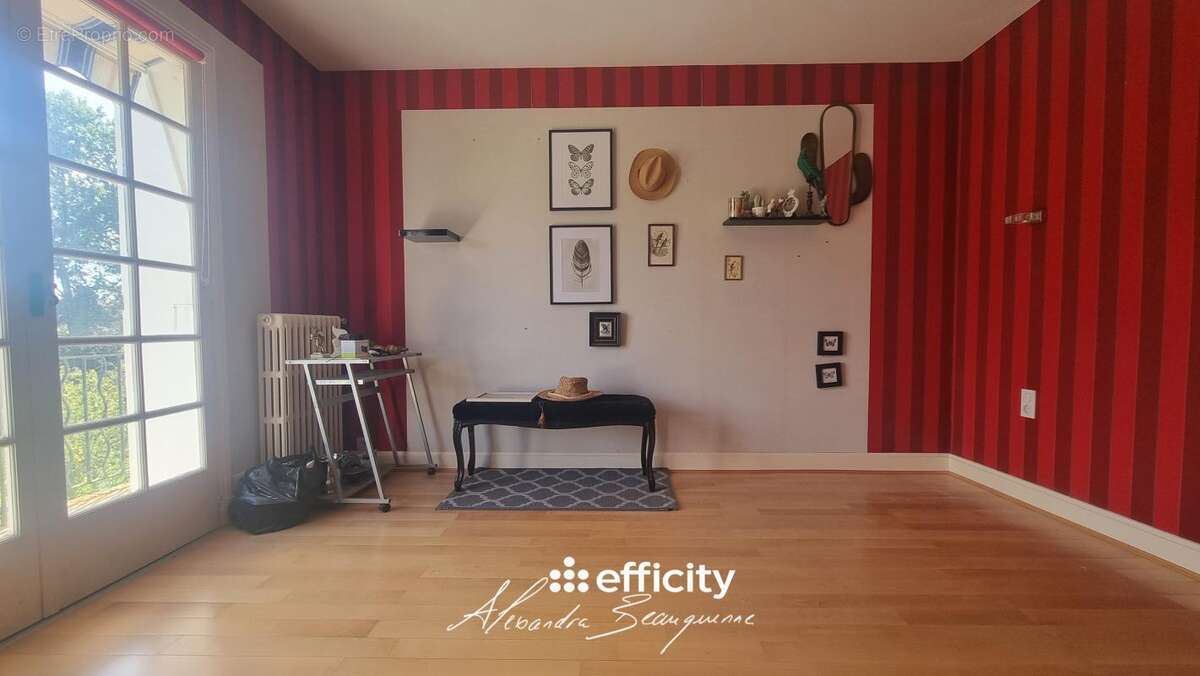 Maison à CHEF-BOUTONNE