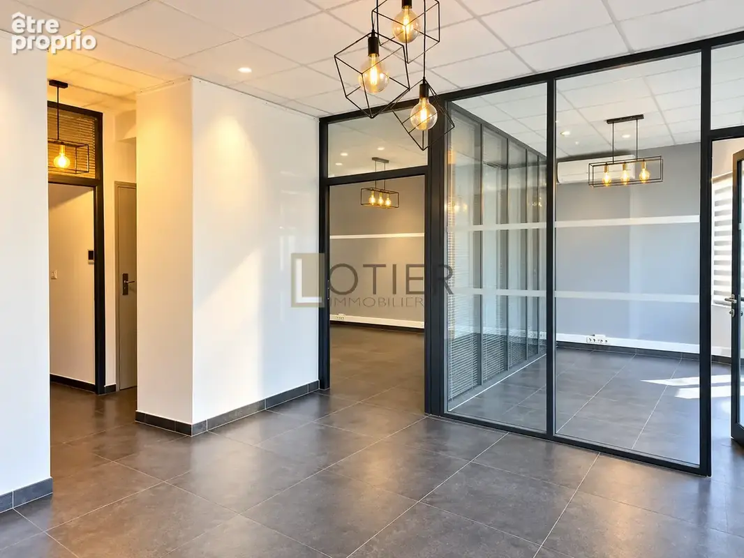 Investissement Nîmes   Murs commerciaux + studio loué   111 m2   24 240 €/an - photo 3