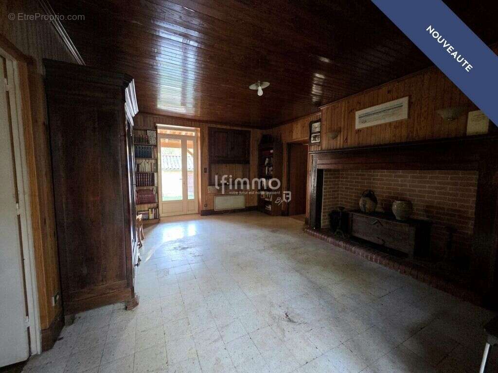 Maison à NOTRE-DAME-DE-SANILHAC