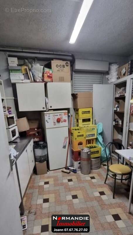 Commerce à MALAUNAY