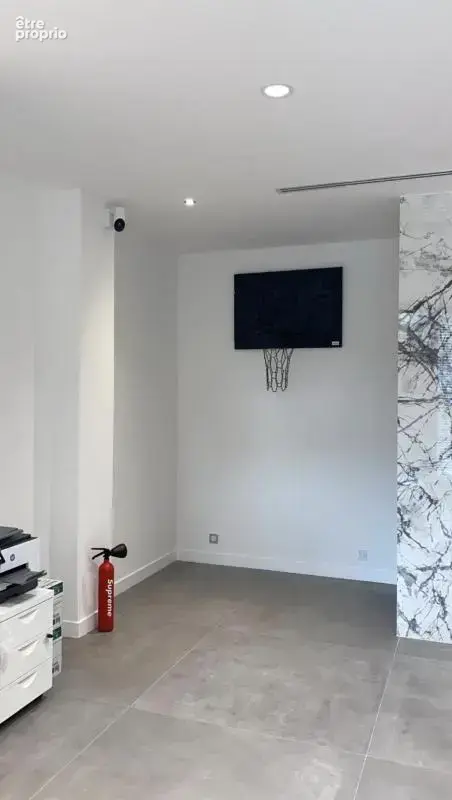 Cannes : local commercial / bureaux 35 m² – rénové à neuf – plein sud - photo 5