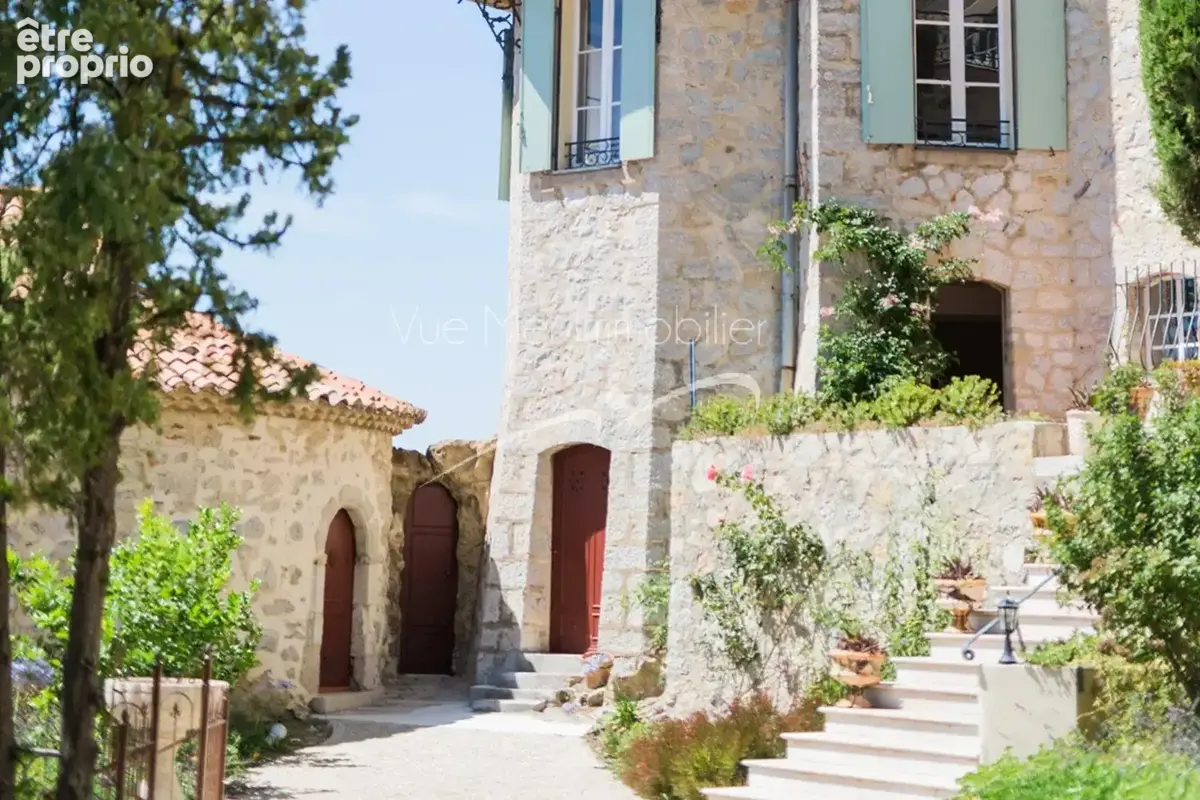 Exclusivité : propriété historique d’exception avec vue panoramique - photo 8