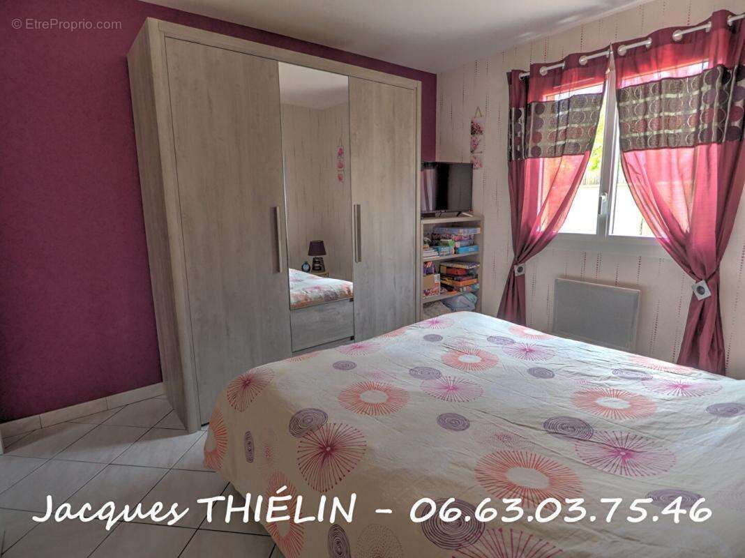 Maison à LONGUE-JUMELLES