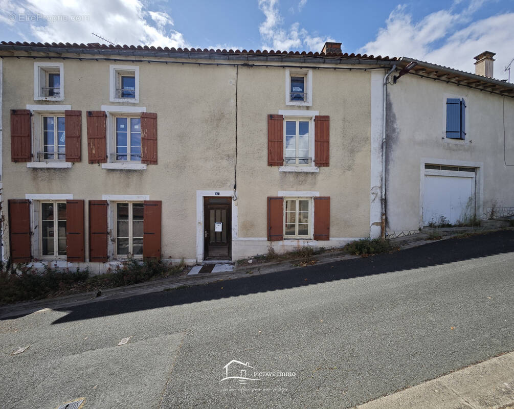 Maison à LA MOTHE-SAINT-HERAY