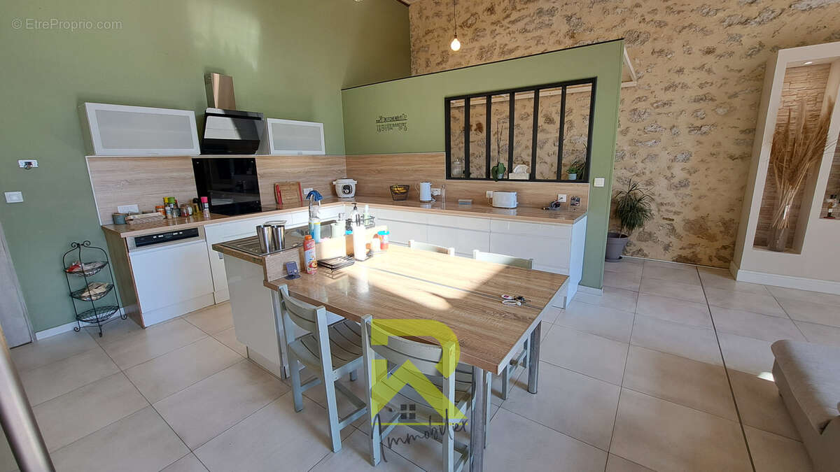 Maison à NISSAN-LEZ-ENSERUNE
