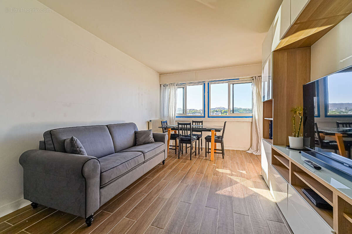 Appartement à PARIS-19E