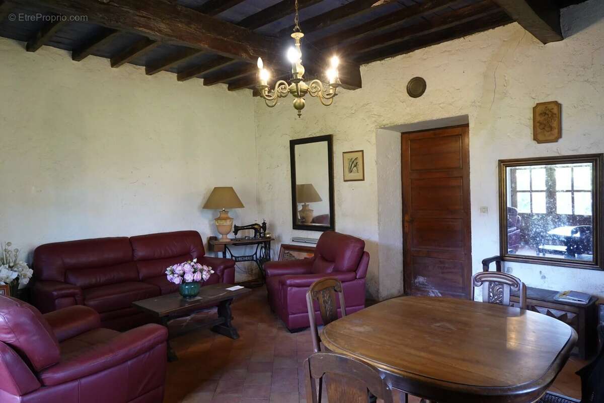 Maison à PRAT-BONREPAUX