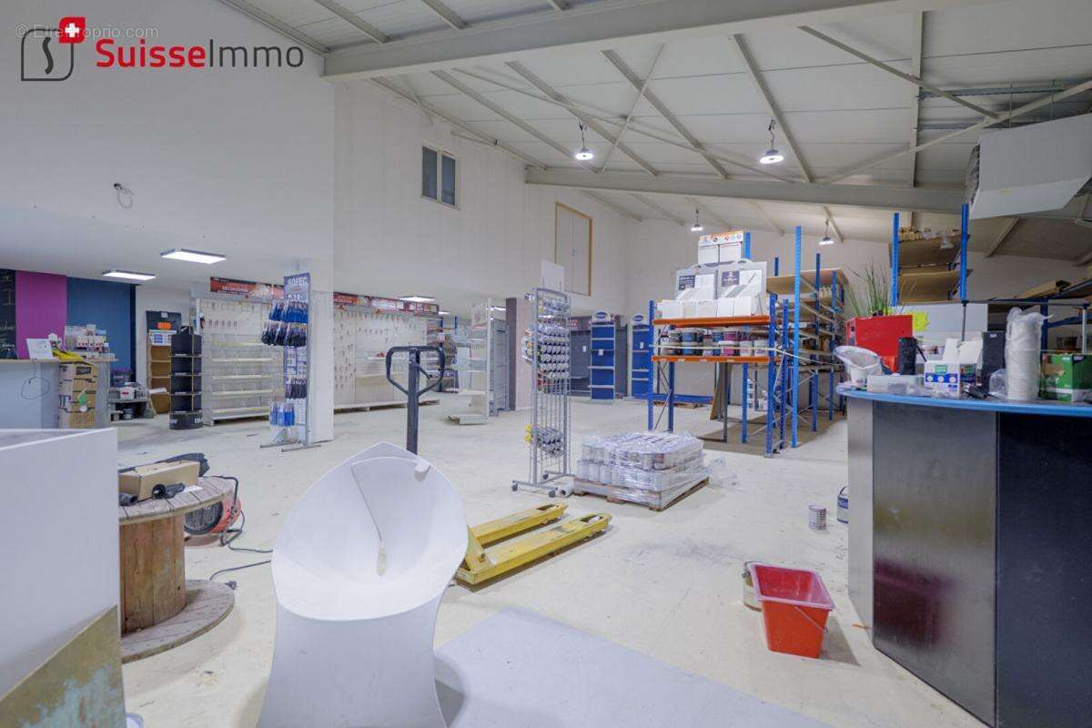 Commerce à AUDINCOURT