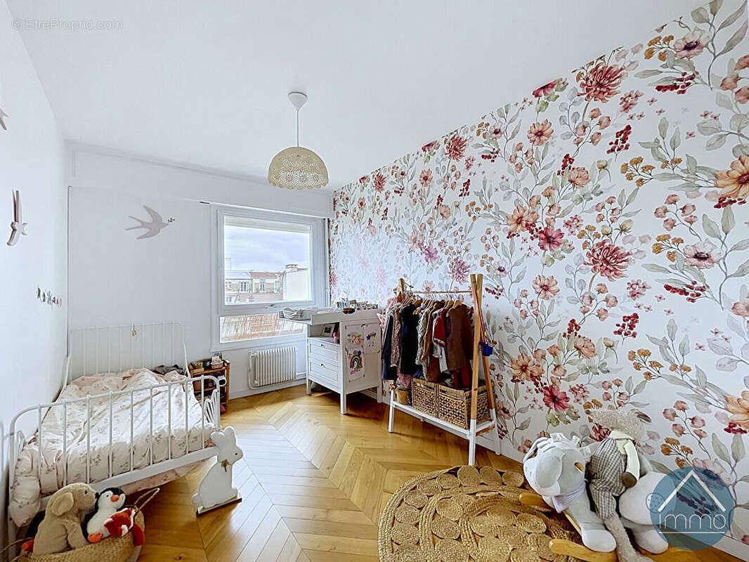 Appartement à ASNIERES-SUR-SEINE