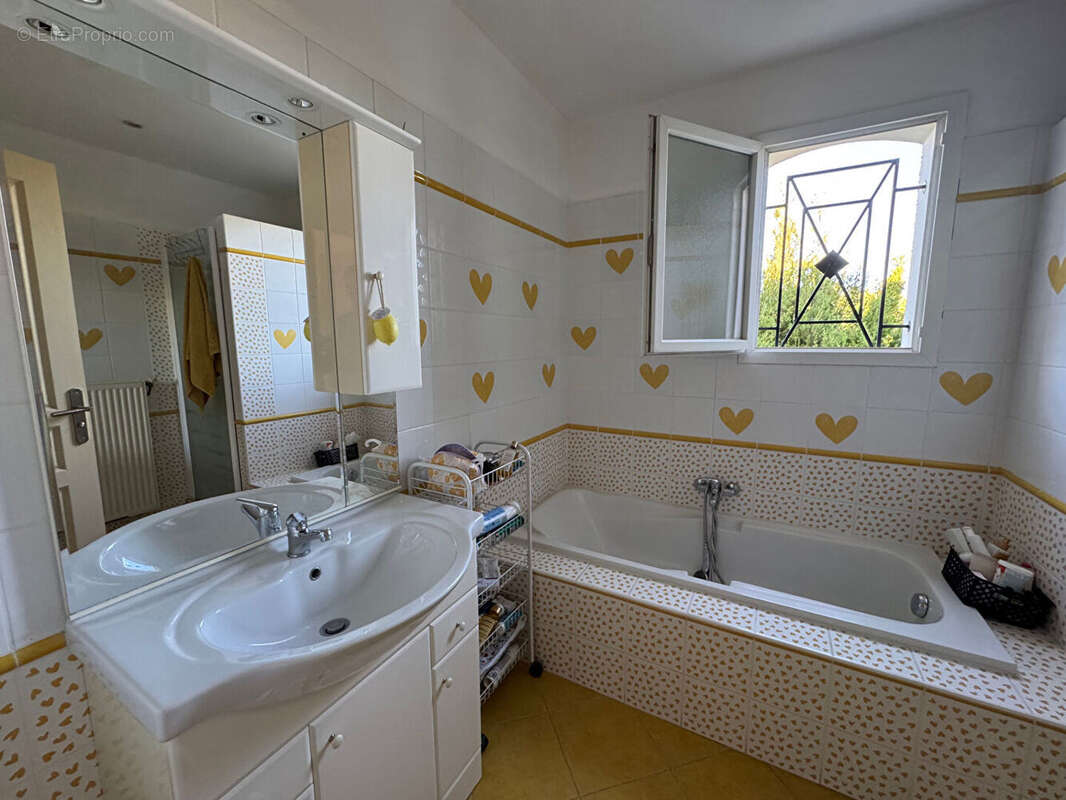 Villa - Maraussan - 5 pièces - 150 m² - photo 11