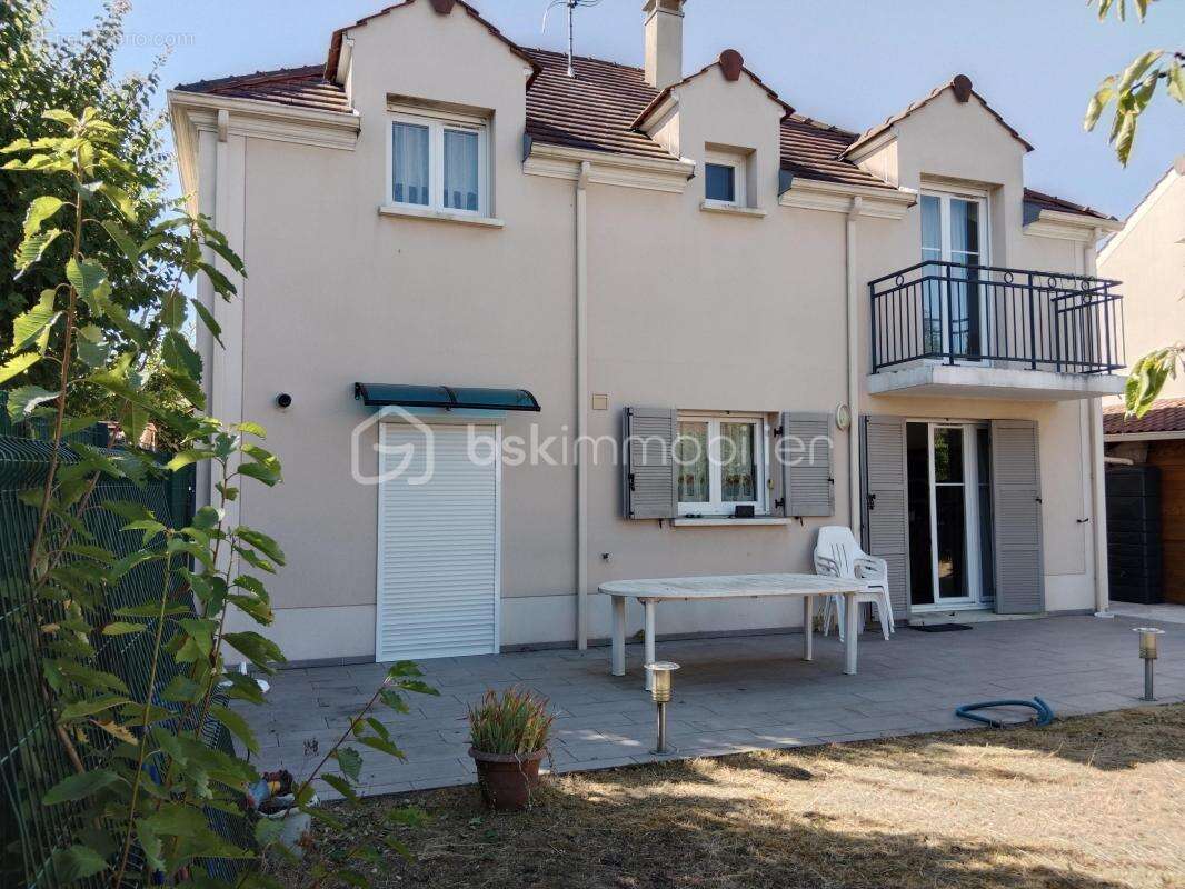 Maison à VIGNEUX-SUR-SEINE